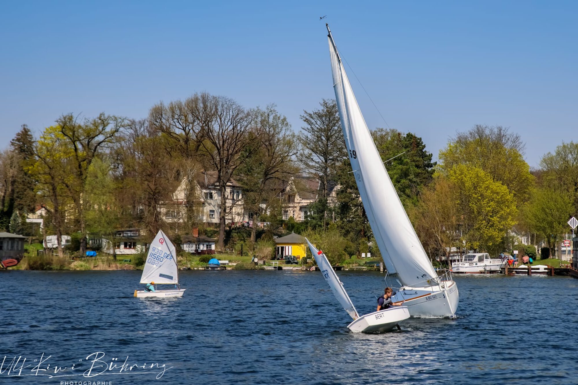 Segeln auf dem Flakensee in Woltersdorf an der Schleuse bei Erkner